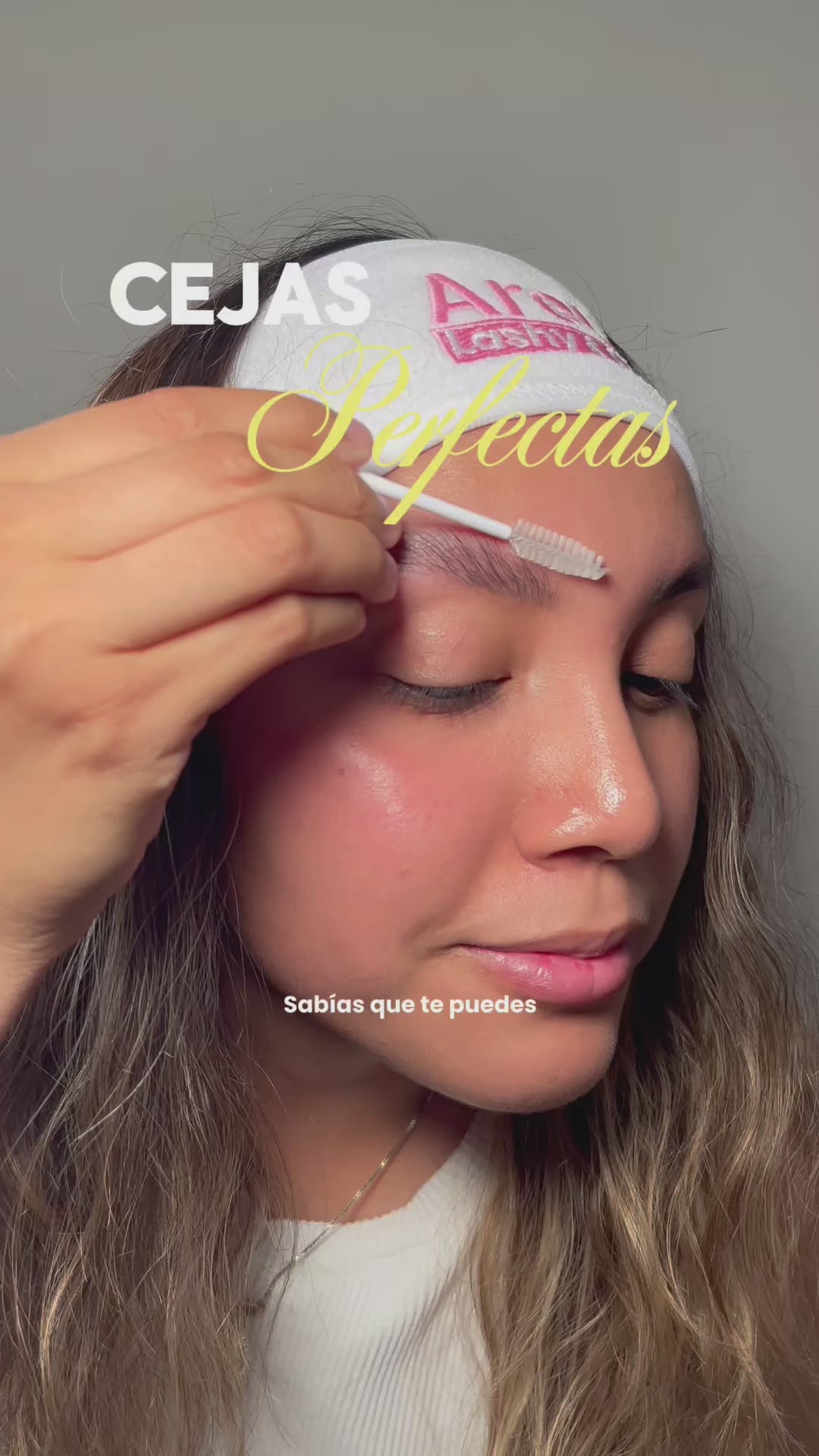 Clienta real Areum: proceso de laminado de cejas