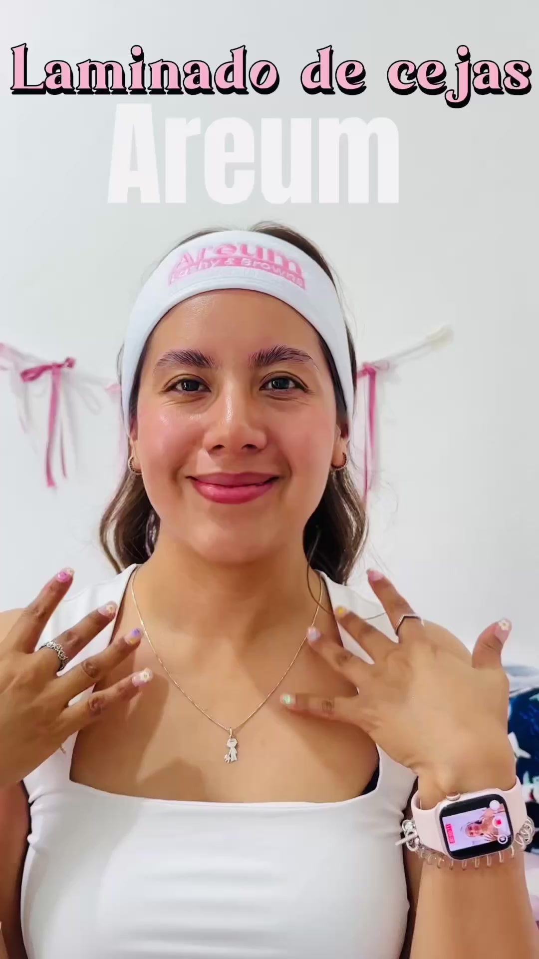 Clienta real Areum: laminado de cejas en casa